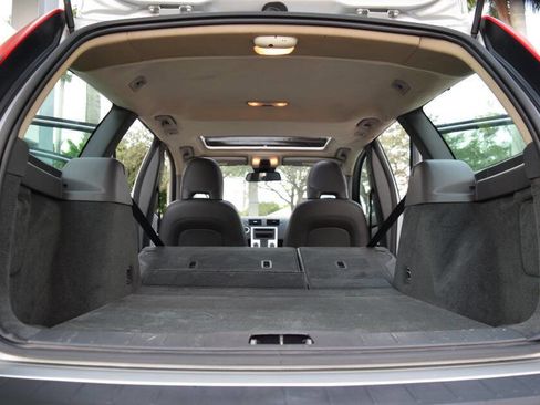 Used 2011 Volvo V50 T5 image 81