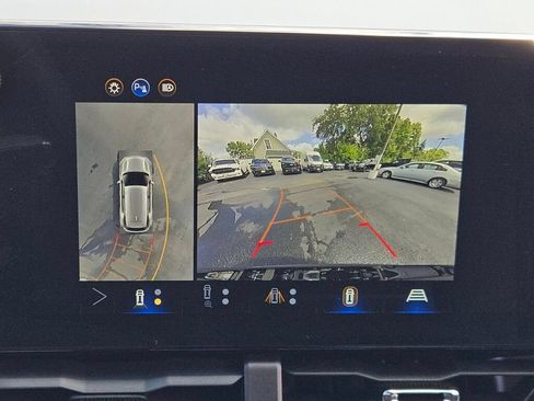 Certified 2026 Chevrolet Equinox LT w/ Safety and Technology Package AWD/4WD image 29