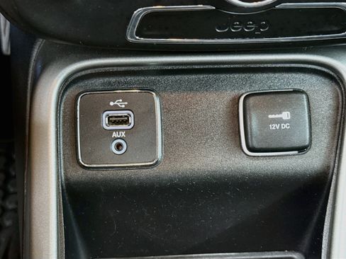Used 2018 Jeep Compass Sport FWD image 25