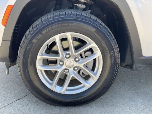 Used 2025 Jeep Grand Cherokee Laredo X w/ Trailer Tow Package image 46