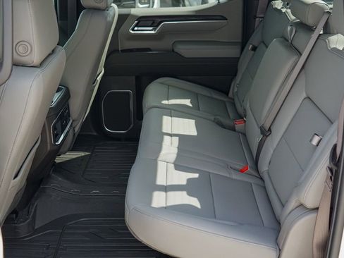 New 2026 GMC Sierra 1500 SLT image 20