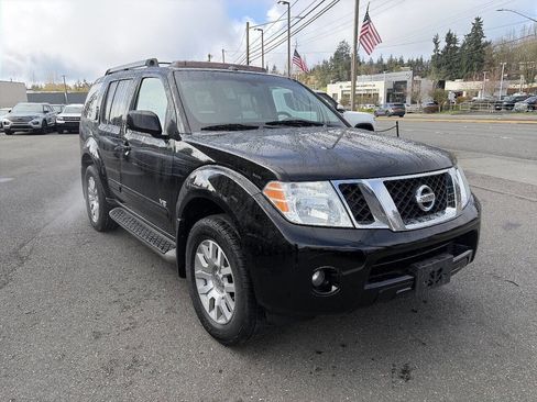 Used 2008 Nissan Pathfinder SE w/ Premium Pkg image 12