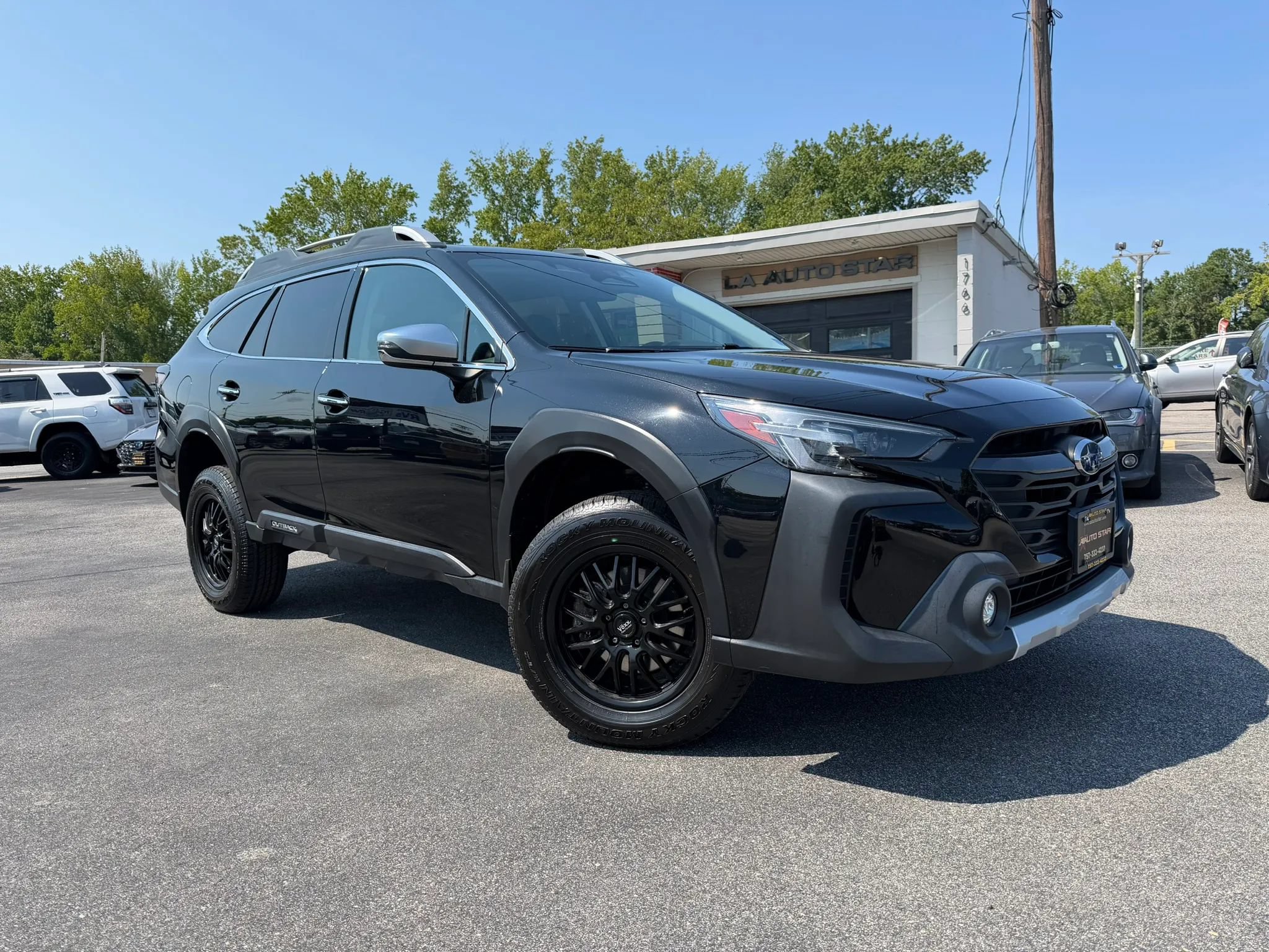 Used 2023 Subaru Outback Touring XT AWD/4WD image 1