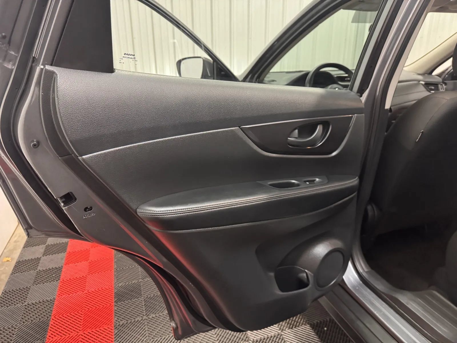 Used 2020 Nissan Rogue S FWD image 36
