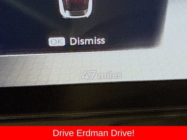 Used 2025 Nissan Kicks SR FWD image 32
