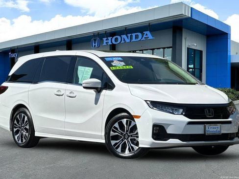Certified 2026 Honda Odyssey Elite image 2