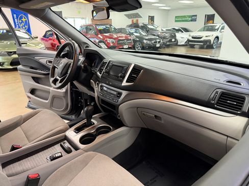 Used 2019 Honda Pilot LX image 24