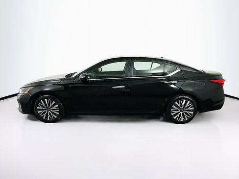 Used 2024 Nissan Altima 2.5 SV image 4