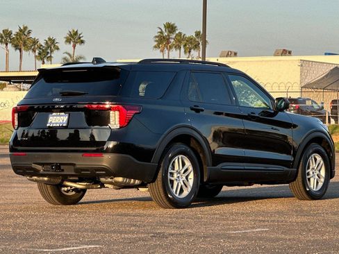 New 2026 Ford Explorer Active image 4