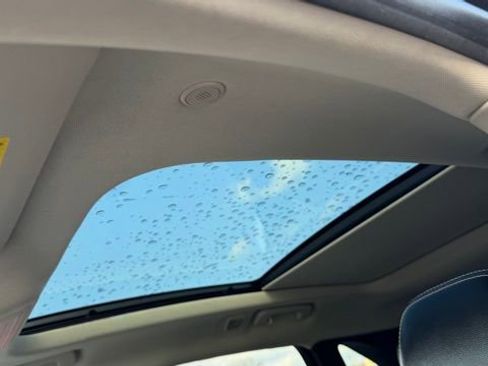 Used 2020 Ford Escape SEL image 18