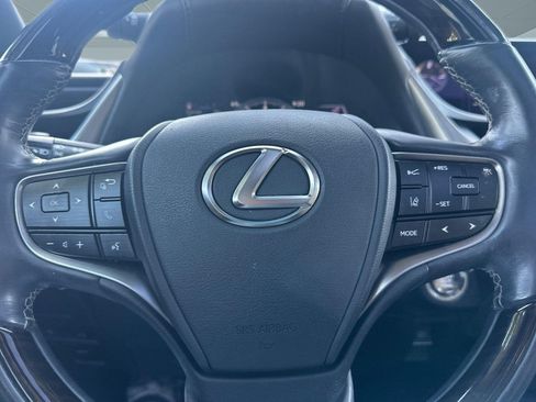 Used 2019 Lexus ES 350 Ultra Luxury w/ Accessory Package 2 image 17