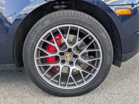 Used 2018 Porsche Macan S image 11