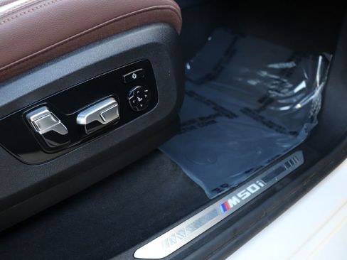 Used 2020 BMW X7 M50i w/ Cold Weather Package image 38