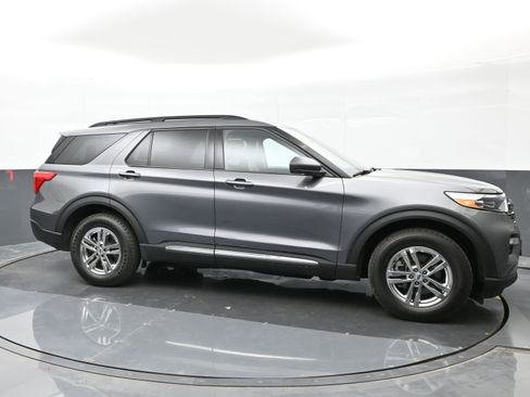 Used 2023 Ford Explorer XLT w/ Equipment Group 202A AWD/4WD image 5