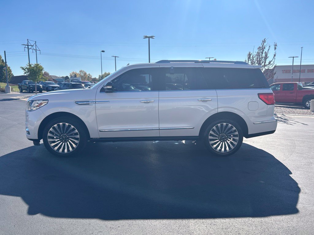 Used 2018 Lincoln Navigator Reserve w/ Technology Package AWD/4WD image 11