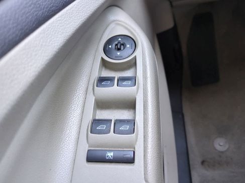 Used 2016 Ford Escape SE w/ Equipment Group 201A FWD image 21