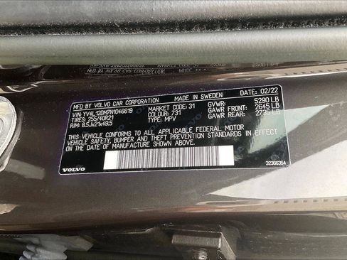 Used 2022 Volvo XC60 B5 R-Design w/ Advanced Package image 3