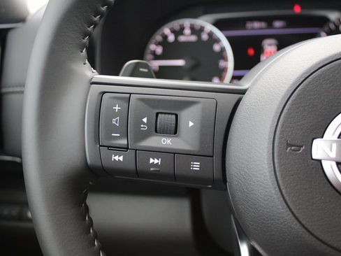 New 2025 Nissan Pathfinder SV w/ Black Appearance Package image 10