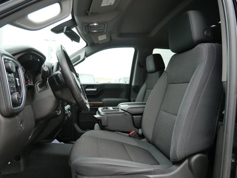 Used 2019 Chevrolet Silverado 1500 RST AWD/4WD image 11