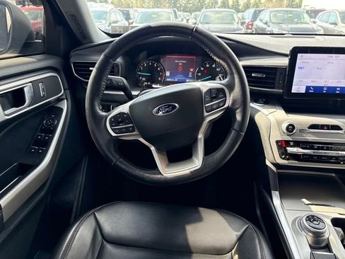 Used 2021 Ford Explorer XLT w/ Equipment Group 202A image 14