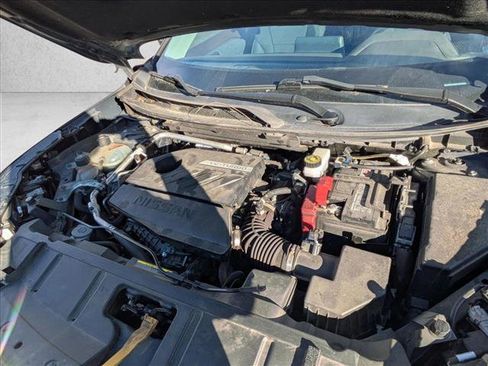 Used 2023 Nissan Rogue S image 23