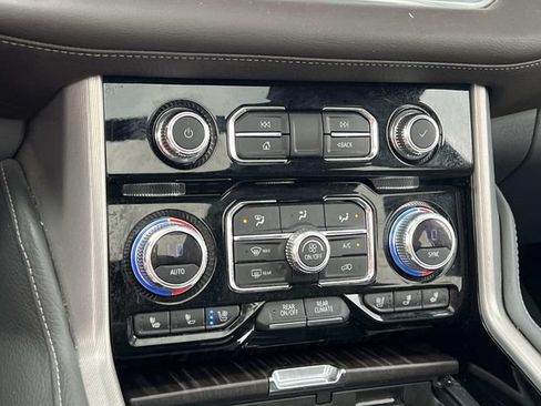 Used 2022 GMC Yukon Denali AWD/4WD image 23