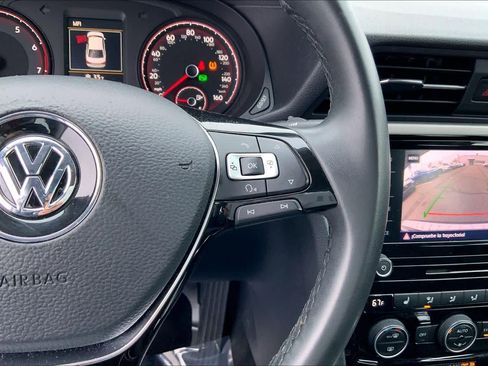 Used 2022 Volkswagen Passat 2.0T SE image 23