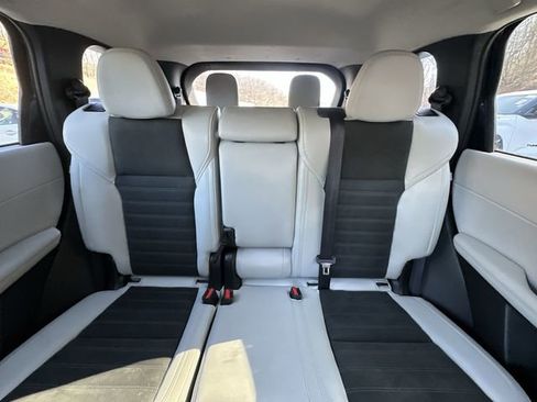 Used 2025 Mitsubishi Outlander SE image 27