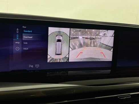 Used 2025 Cadillac Escalade ESV Premium Luxury image 17