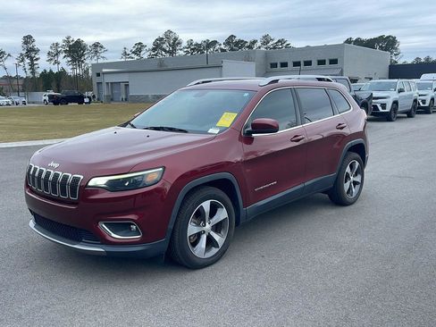 Used 2019 Jeep Cherokee Limited image 3