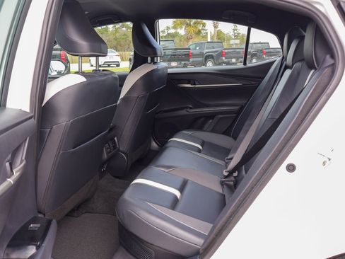 Used 2025 Toyota Camry SE FWD image 10