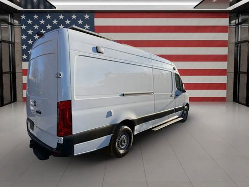 Used 2020 Mercedes-Benz Sprinter 2500 w/ Driver Convenience Package image 5