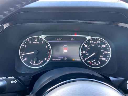 Used 2022 Nissan Pathfinder SL FWD image 25