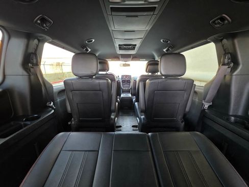 Used 2017 Dodge Grand Caravan GT image 13