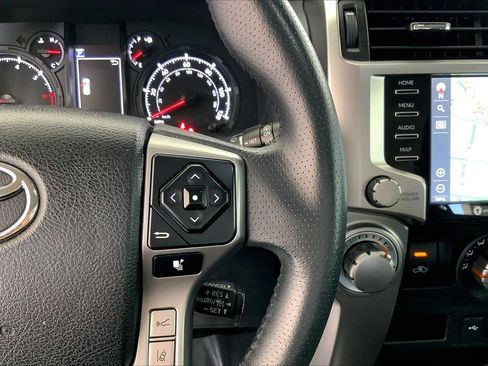 Used 2020 Toyota 4Runner SR5 Premium AWD/4WD image 22
