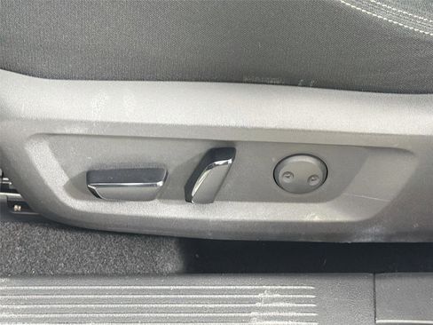 Used 2021 Nissan Rogue SV FWD image 18