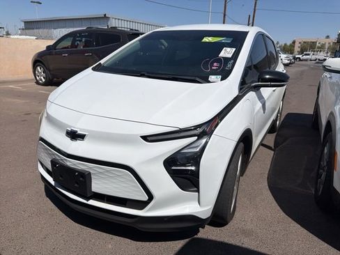 Used 2023 Chevrolet Bolt LT image 4