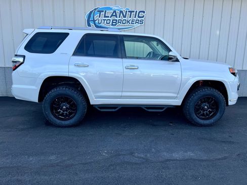 Used 2016 Toyota 4Runner Limited image 3