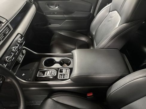 Certified 2023 Honda Pilot Touring image 29