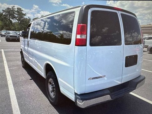 Used 2018 Chevrolet Express 3500 LT w/ LT Preferred Equipment Group RWD image 20