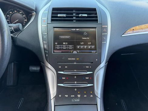 Used 2014 Lincoln MKZ FWD image 13