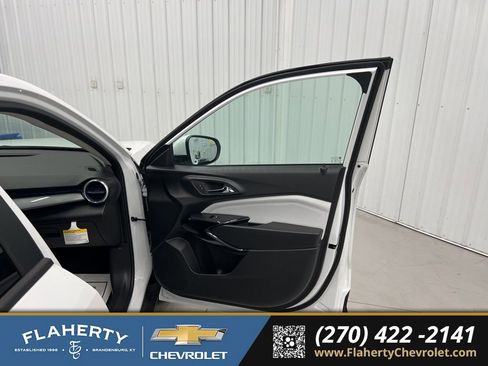 New 2026 Chevrolet Trax LT image 14