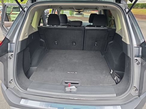Certified 2023 Nissan Rogue SV FWD image 12