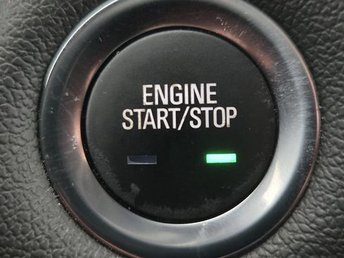 Used 2022 Chevrolet Traverse LT FWD image 22