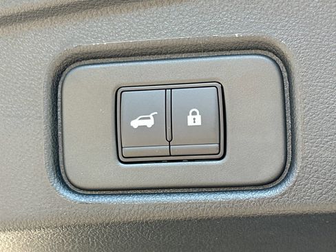 New 2026 Nissan Pathfinder SV w/ SV Premium Package FWD image 17