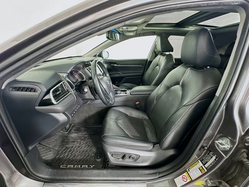 Used 2018 Toyota Camry XSE w/ Driver Assist Package image 13