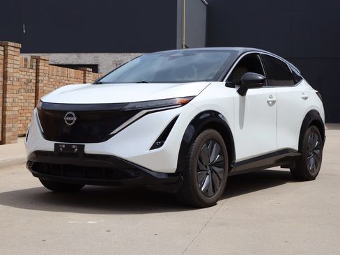 Used 2024 Nissan Ariya FWD image 2