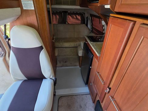 Used 2012 Chevrolet Express 2500 w/ Power Package image 18