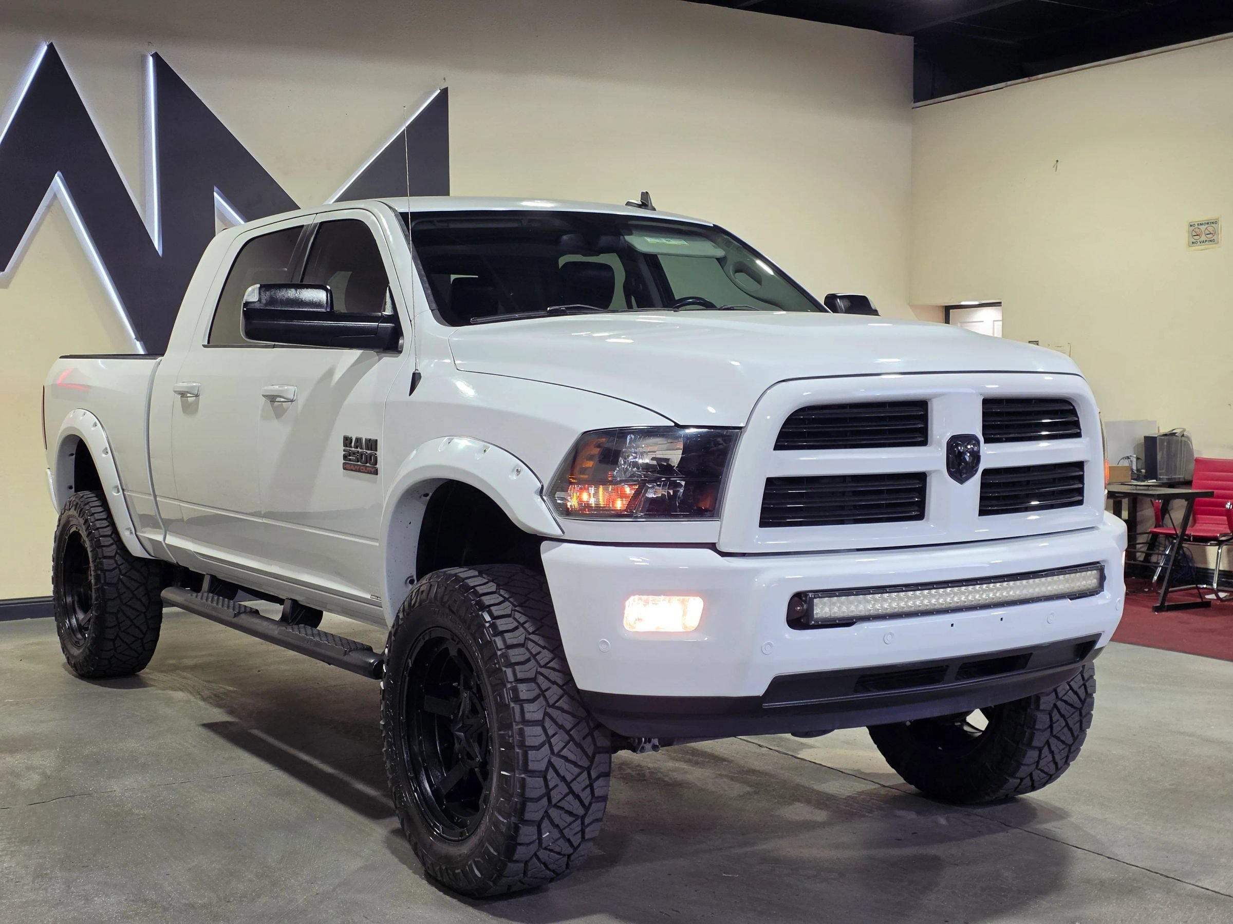 Used 2017 RAM 2500 Big Horn w/ Sport Appearance Group AWD/4WD image 2