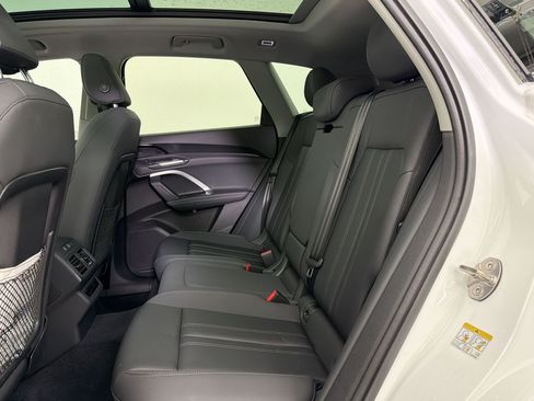 Certified 2025 Audi Q5 Premium w/ Convenience Package AWD/4WD image 14